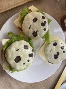 asamblarea burgerului de vita