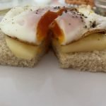 img-ou-ochi-pe-pâine-prăjită.jp