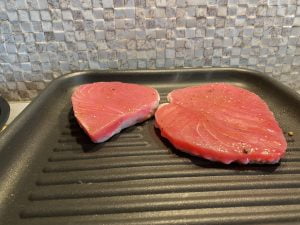 stake de ton pe gratar