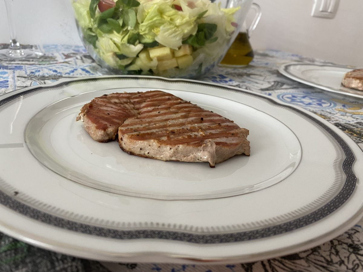 stake de ton pe farfurie