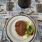 stake de ton pe farfurie