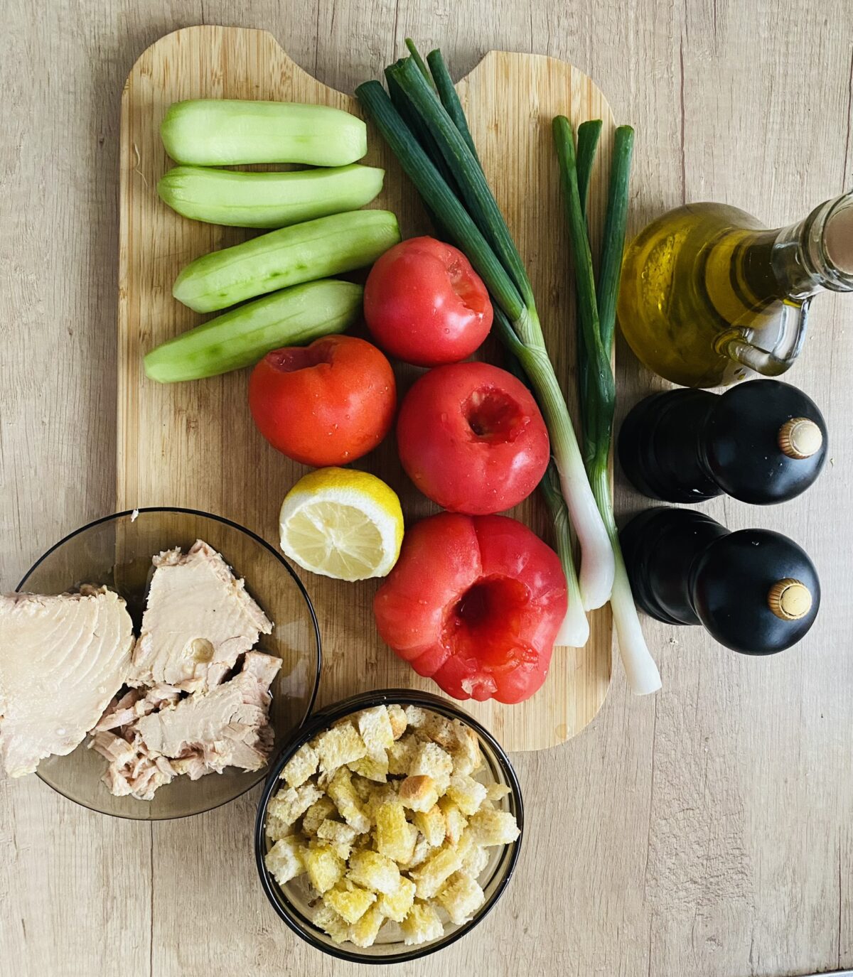 Ingrediente salată de ton