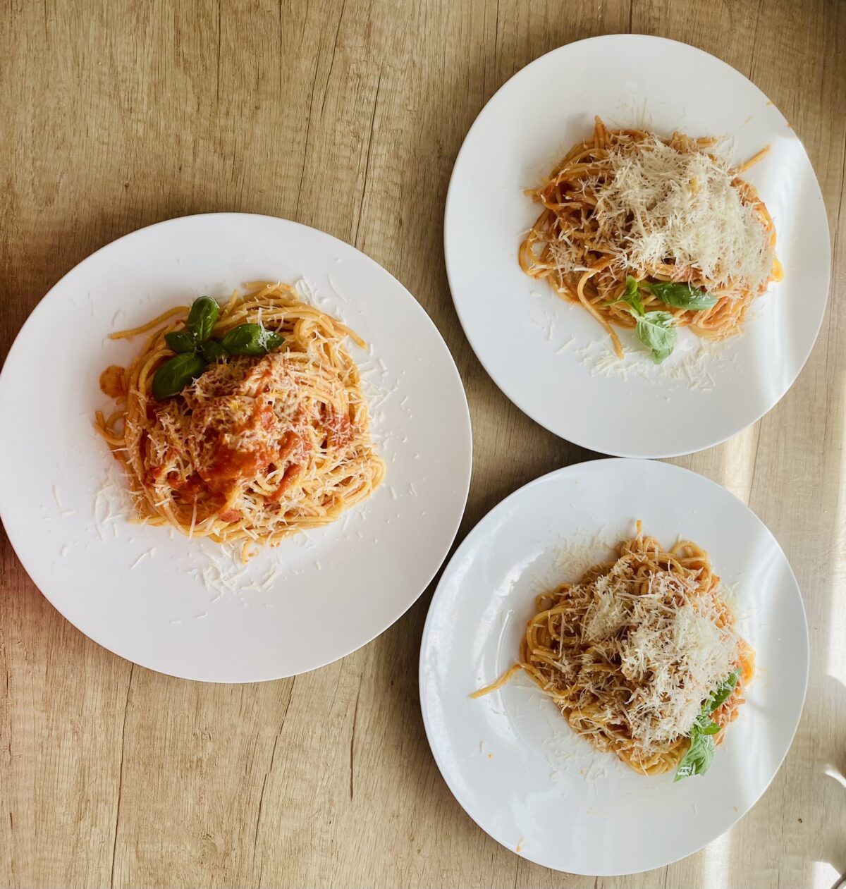 paste cu sos de rosii