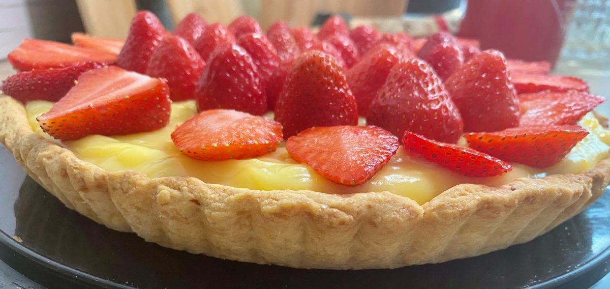 Tartă cu cremă de vanilie și căpșuni