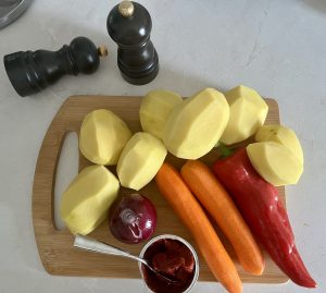 Ingrediente tocăniță de cartofi